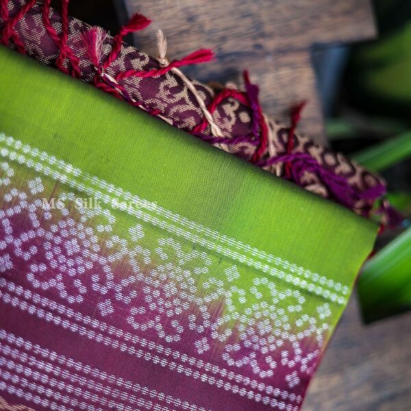Pure Handloom Fancy Turning green saree with red border - Image 6