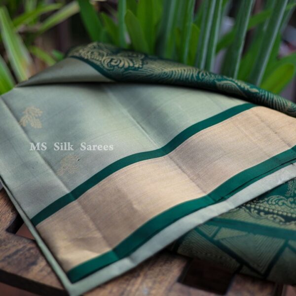 Pure Handloom Fancy Turning light gray saree with border - Image 5