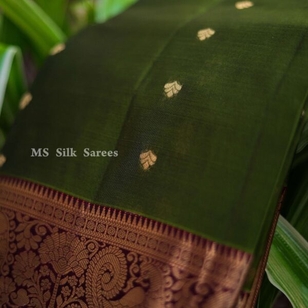Pure Handloom Dark green saree with golden border - Image 3