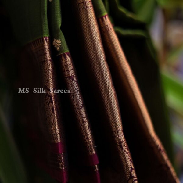 Pure Handloom Dark green saree with golden border - Image 4