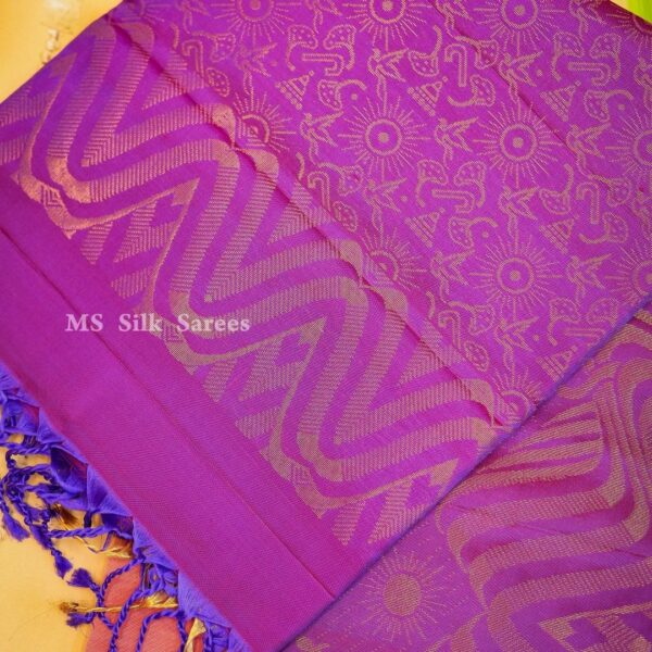 Pure Handloom Double warp soft silk saree with turning border with thread - Image 3
