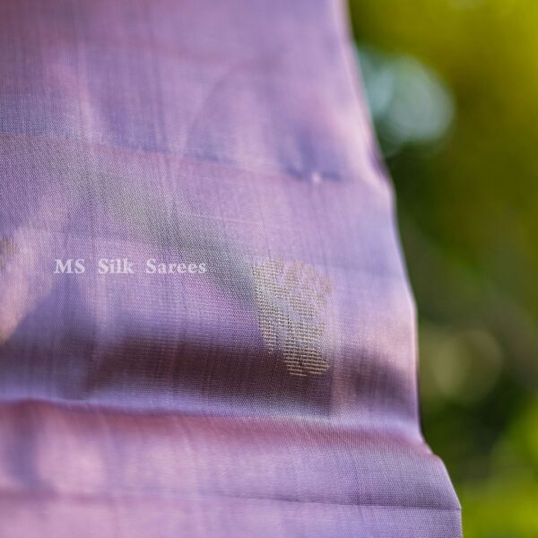 Pure Handloom Double warp soft gray silk saree with turning border - Image 5