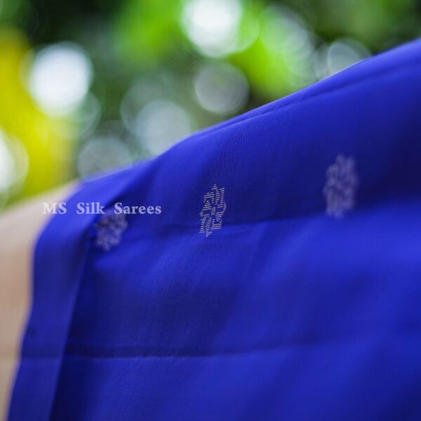 Pure Handloom Double warp soft gray silk saree with border turning - Image 2